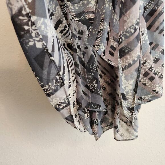 CAbi #3451 Graphic Trellis Sleeveless Top Style Size Small - Picture 10 of 12